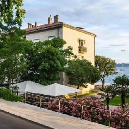 Sea Organ Apartment